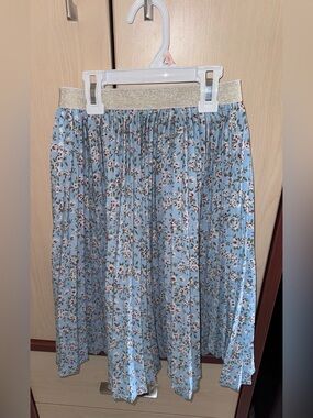 SHEIN  Girl Light Blue Floral Pleated Skirt with Gold Elastic Waistband